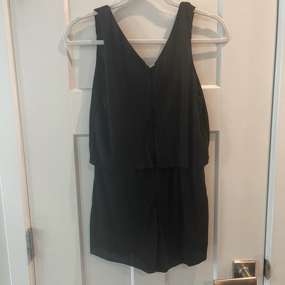 Pink Lily x Living My Best Style Black Romper - Picture 2 of 4